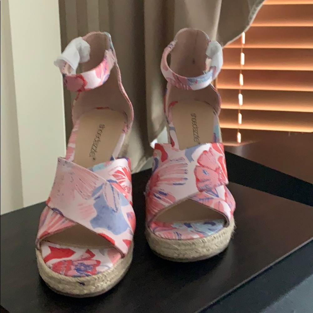 Cute floral design wedge heels